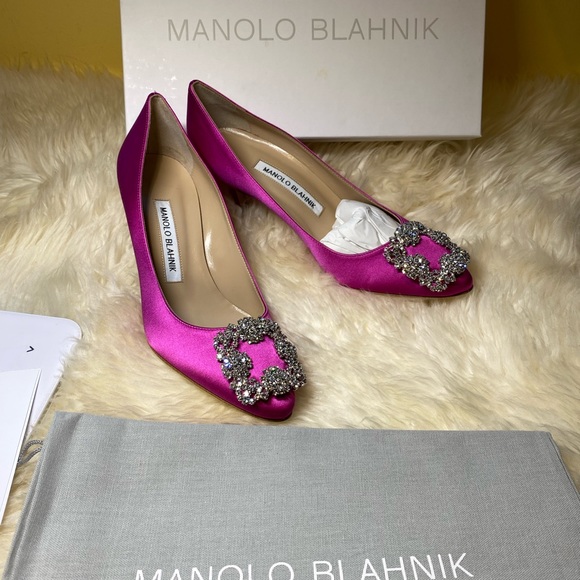 New authentic Manolo Blahnik hangisi heels - Picture 2 of 14